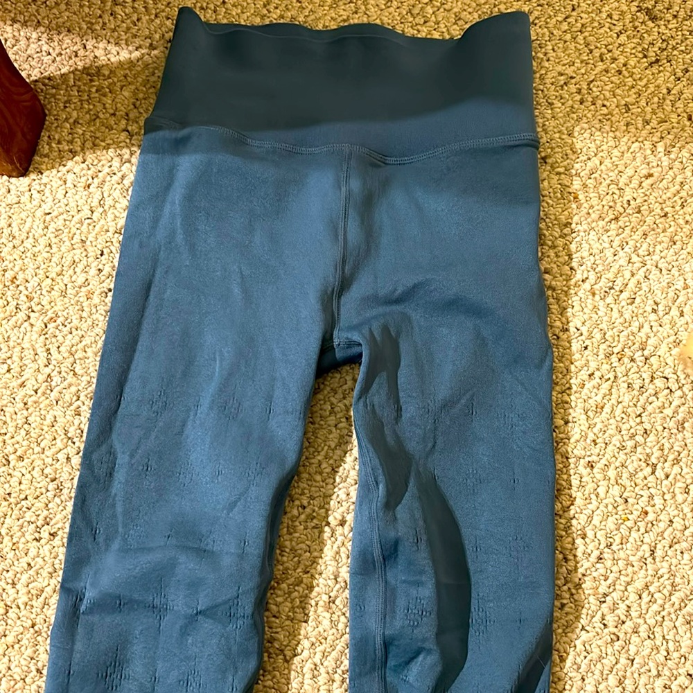 Fabletics sculptknit women’s medium. Tight fit. Light blue. Cute cutout design